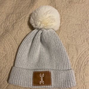 Pom hat gray M monogram